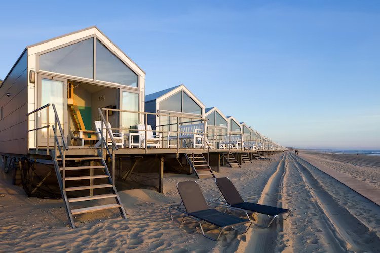 Auto Keizer Heerlijk Strandhuisje met hond? Met hond overnachten op het strand.